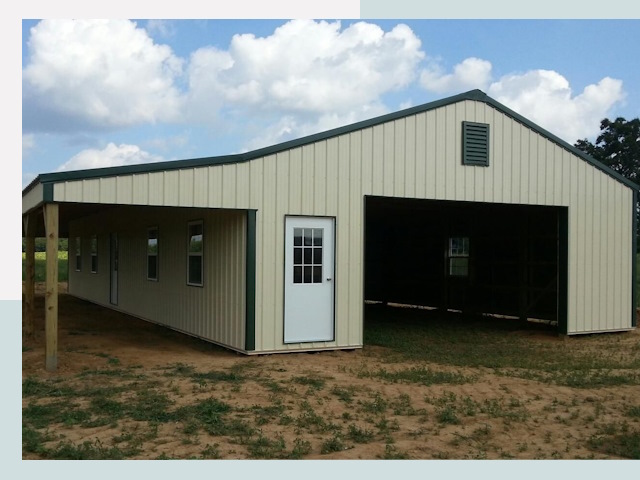 Строительство конюшен в Северске